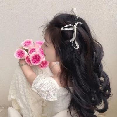 演唱会后台实拍：人气爱豆深夜密会神秘女子，公司火速否认